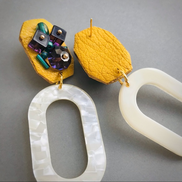 Earrings with acrylic pendant - Picture 12 of 15